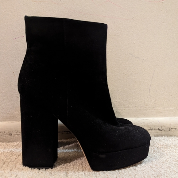 Coach Boots - Picture 3 of 3